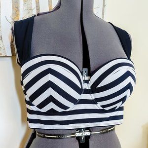~*Torrid Retro Black and White Striped Swim Top - Size 3*~